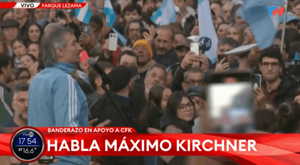 Cristina fue protagonista del banderazo en Parque Lezama con un mensaje de audio y la presencia de Máximo